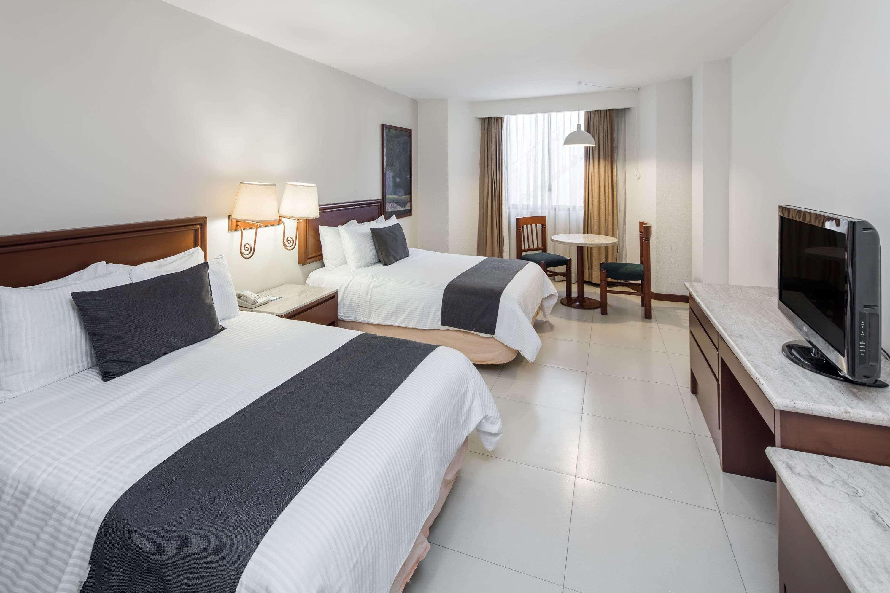 Wyndham Executivo Culiacan Bagian luar foto