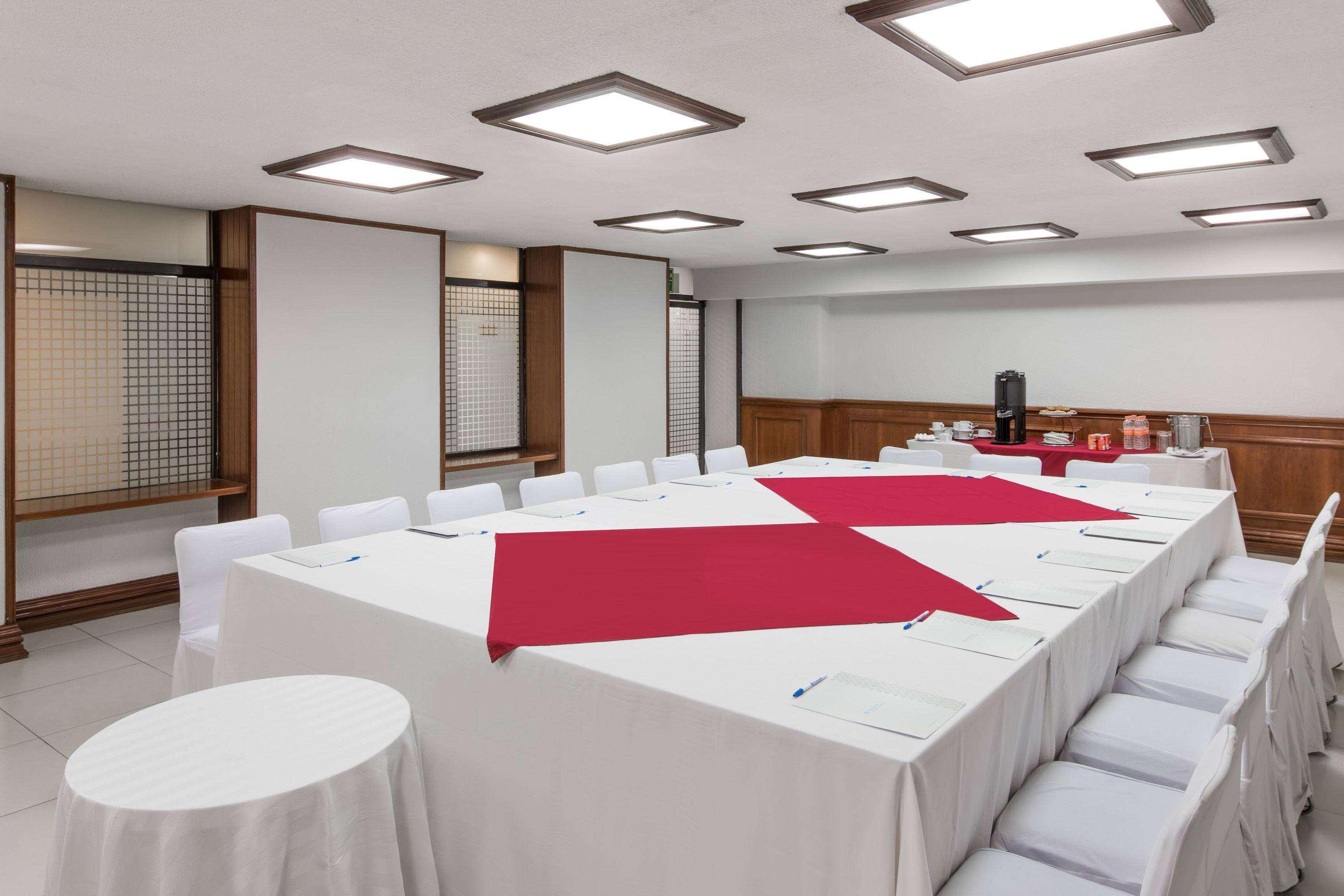 Wyndham Executivo Culiacan Bagian luar foto