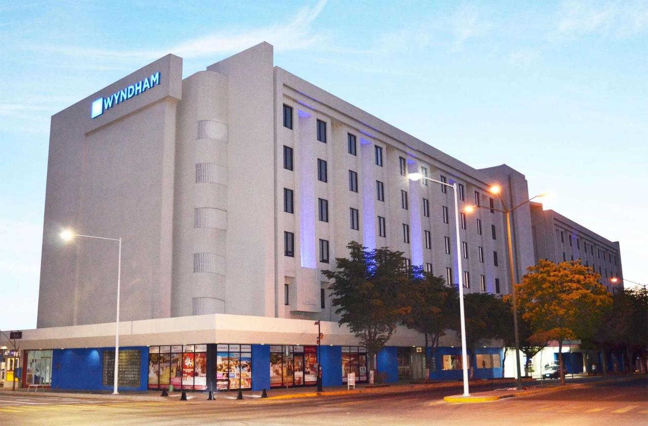 Wyndham Executivo Culiacan Bagian luar foto