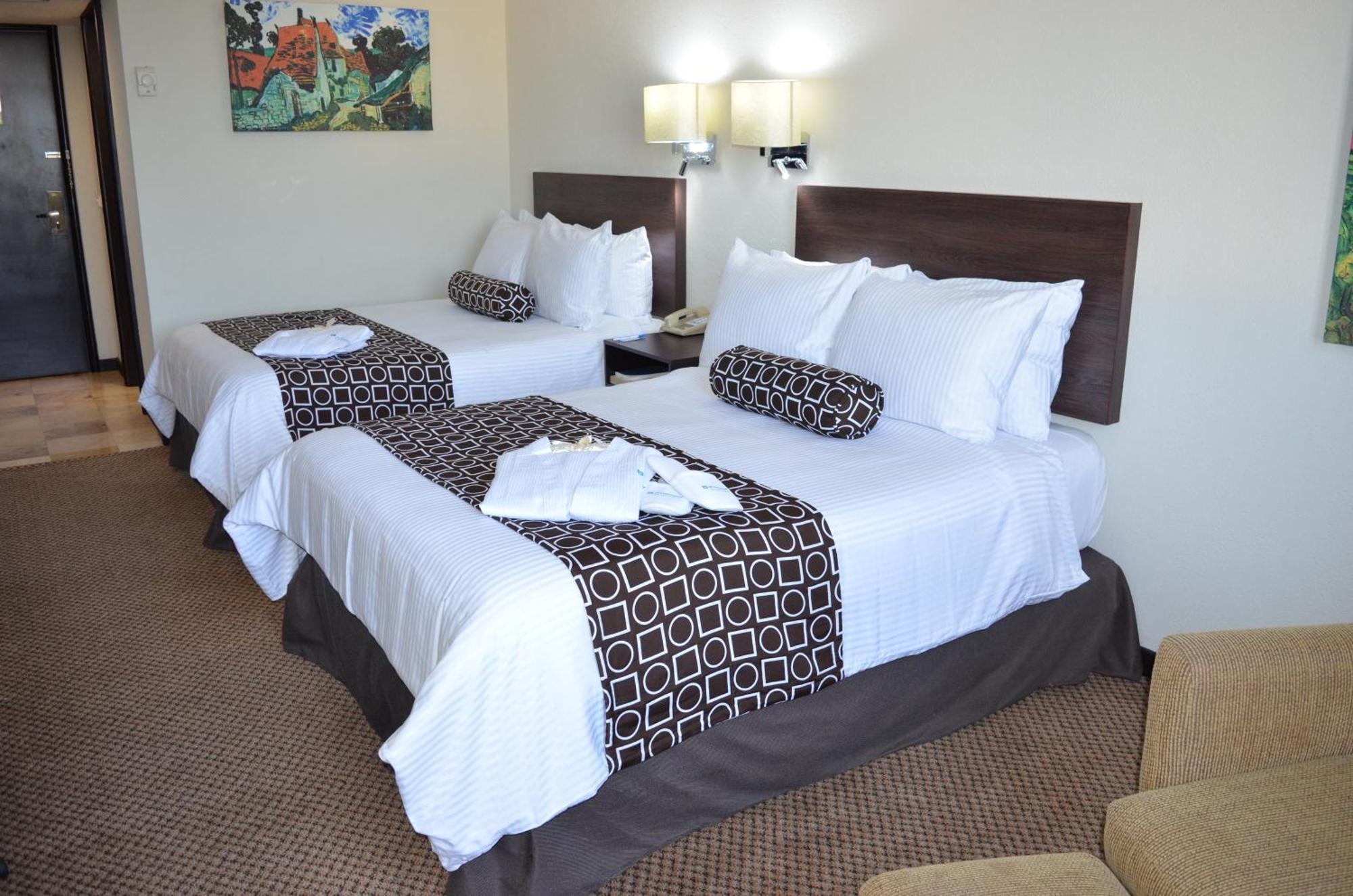 Wyndham Executivo Culiacan Bagian luar foto