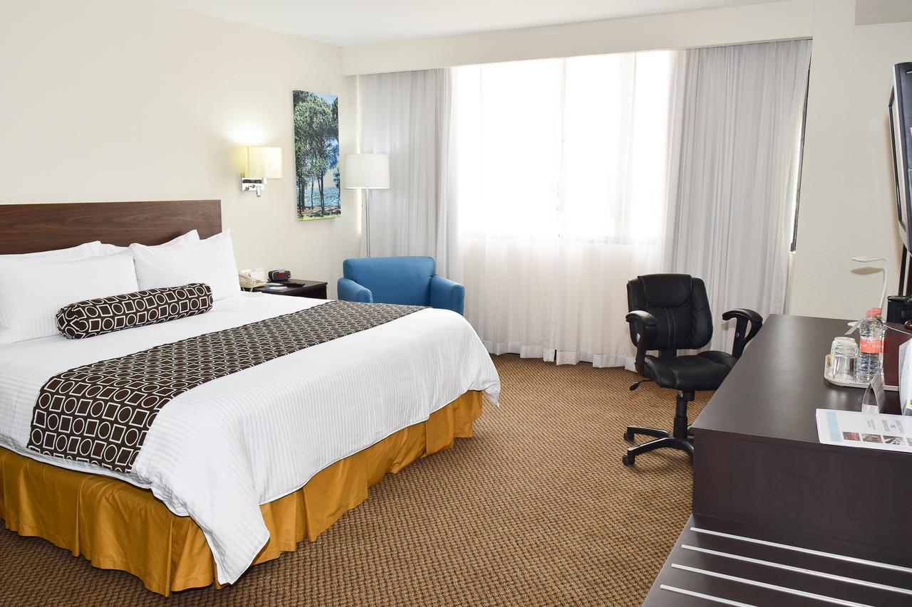 Wyndham Executivo Culiacan Bagian luar foto