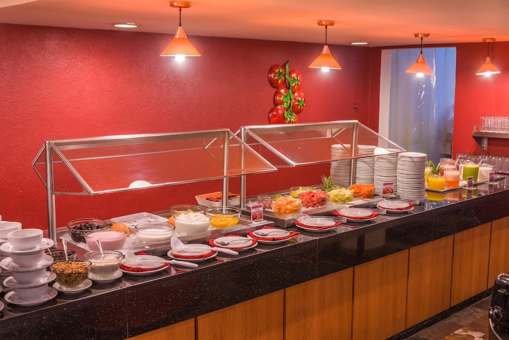 Wyndham Executivo Culiacan Bagian luar foto
