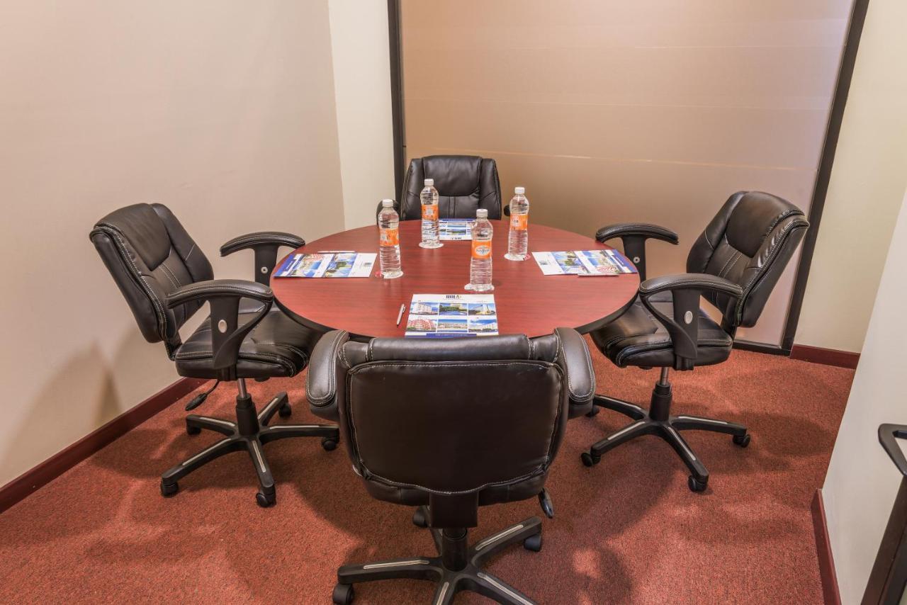 Wyndham Executivo Culiacan Bagian luar foto